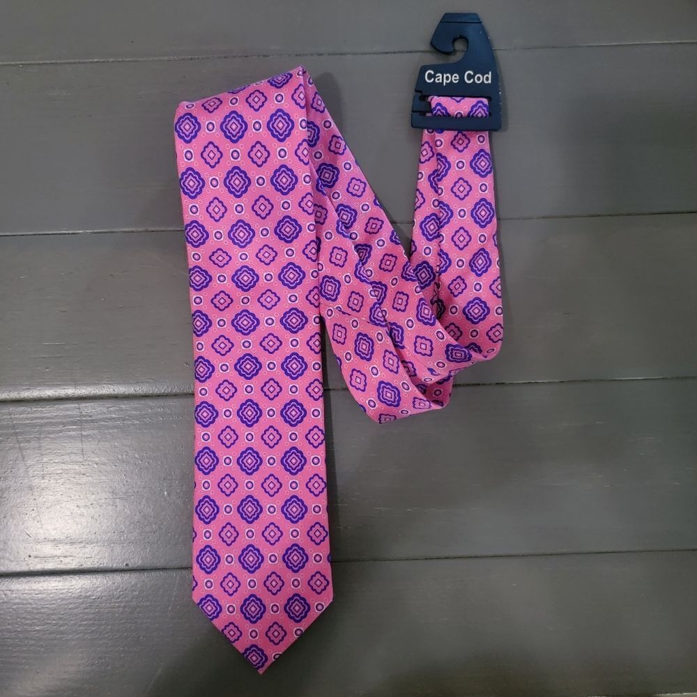 CAPE COD Neckwear Men's pink Tie with a Multi color geometric pattern